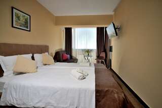 Отель Hill Town Family Hotel Пловдив Стандартный двухместный номер с 1 кроватью или 2 отдельными кроватями-2