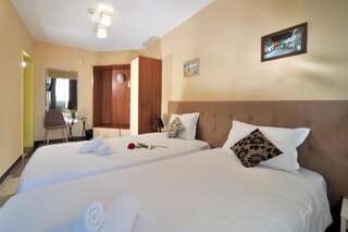 Отель Hill Town Family Hotel Пловдив Стандартный двухместный номер с 1 кроватью или 2 отдельными кроватями-5